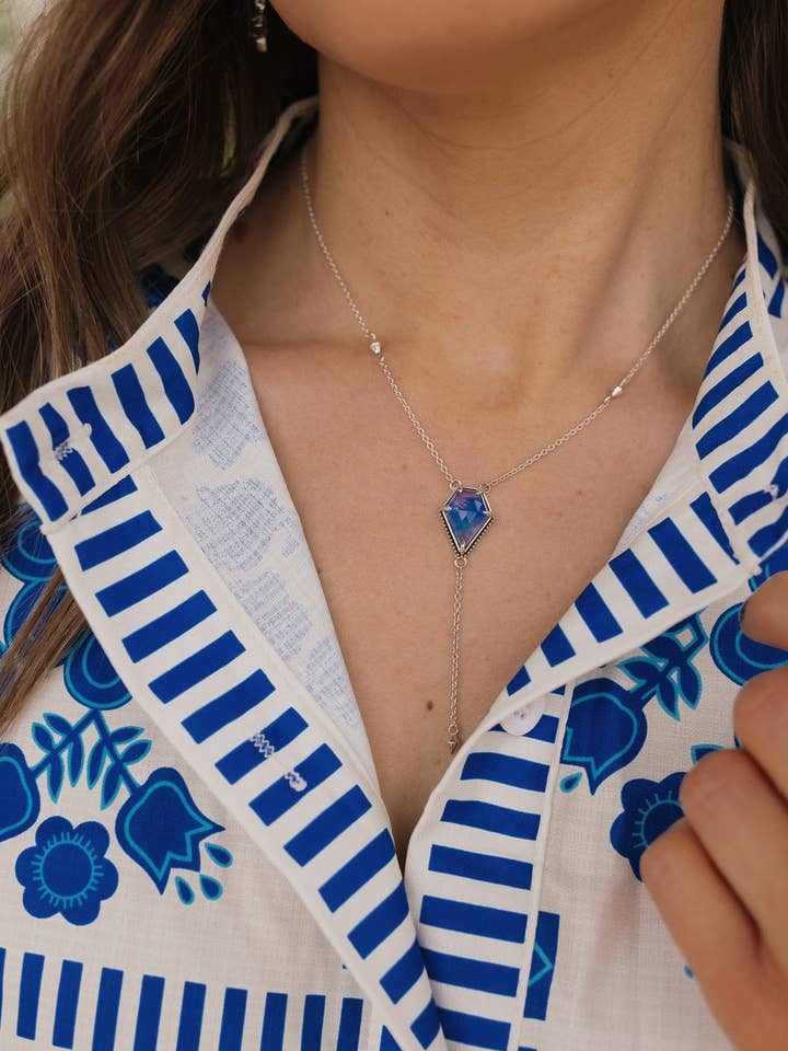 Collier en pierre lariat de Victoria pour la vente par Krush Kandy