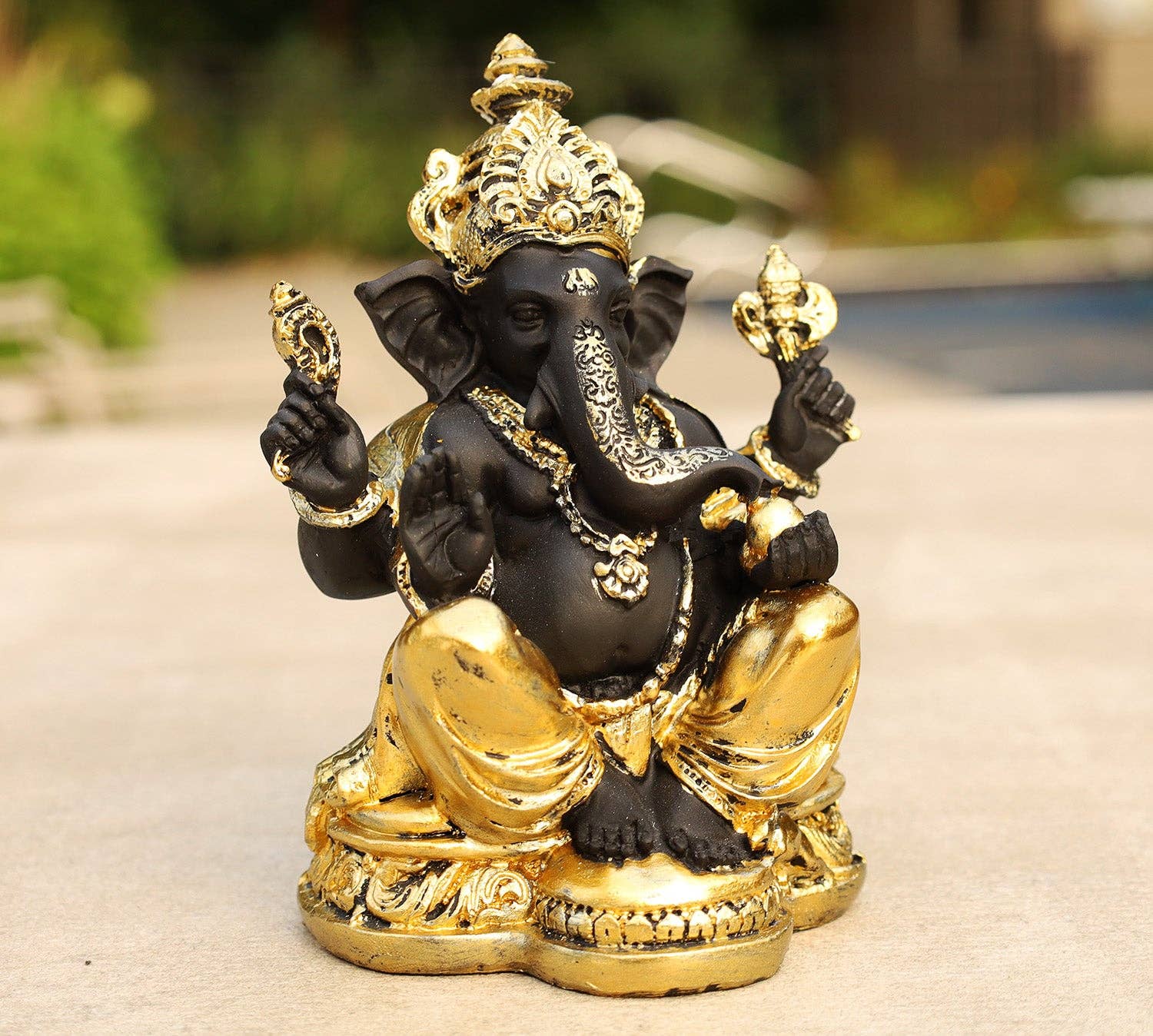 Lungta Imports - Vendita all'ingrosso Scultura - Statua di Ganesh Ganesha Elefante indù Dio del successo in resina colata a freddo finitura oro2