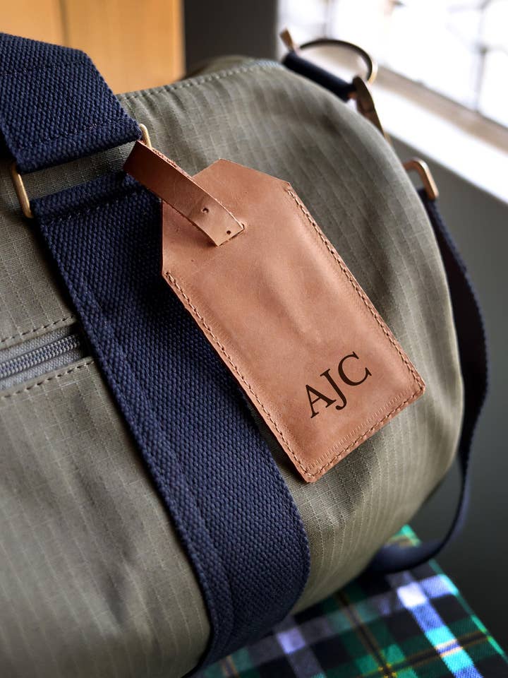 Etichette per bagagli personalizzate Kilele per la vendita all'ingrosso da parte di Jubilee Trading Co. | Ethical Trade Decor + Accessories