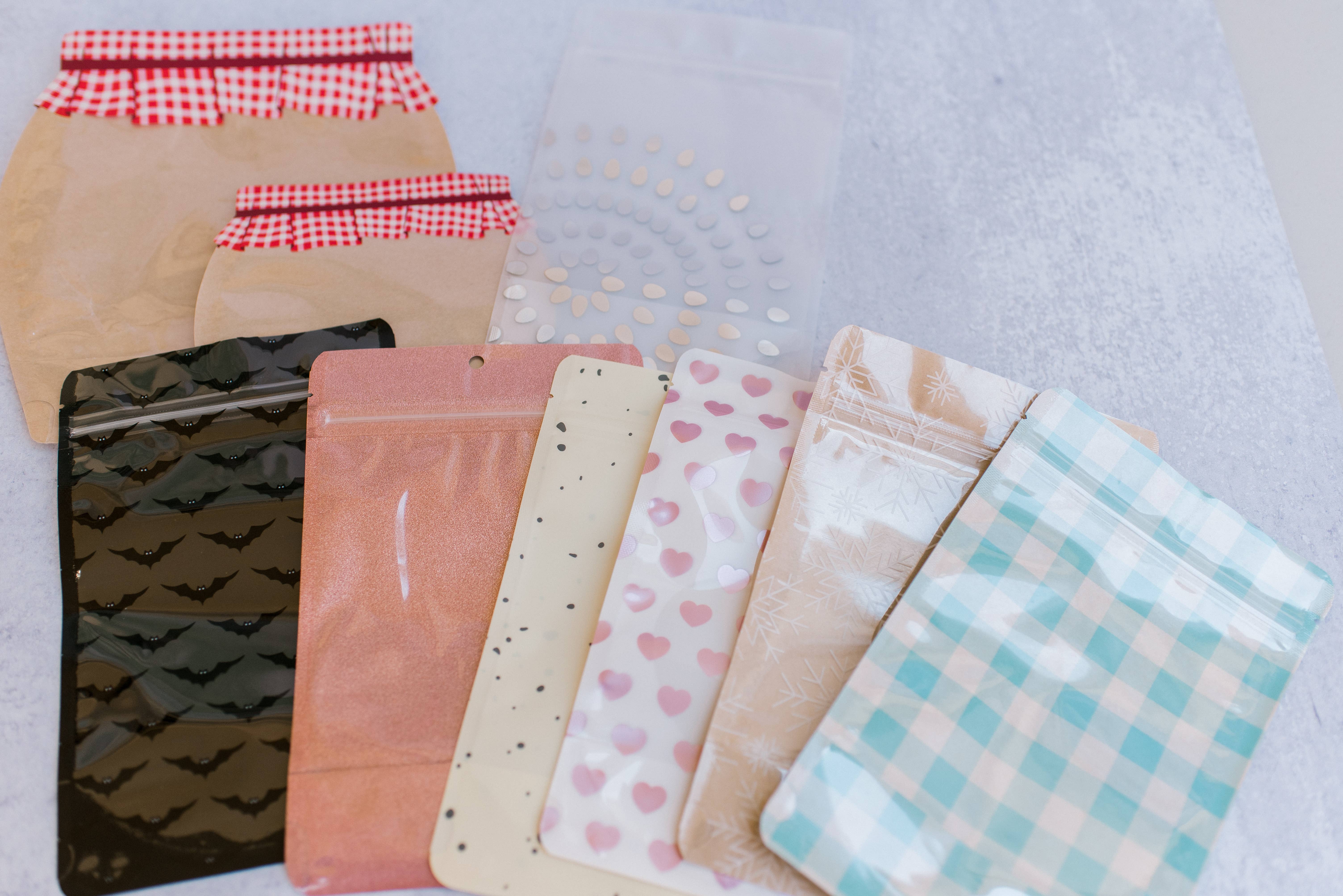 The Honey Den - Wholesale Gummy - The Swamp Mix– Frogs, Gators, Turtles & Blue “Water” gummies0