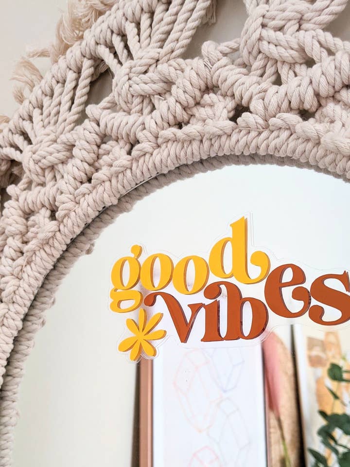 Autocollant de miroir, Good Vibes, adhérence statique, citation de miroir motivante, amovible, cadeaux et décoration bohème pour la vente par Prismatic Kitty
