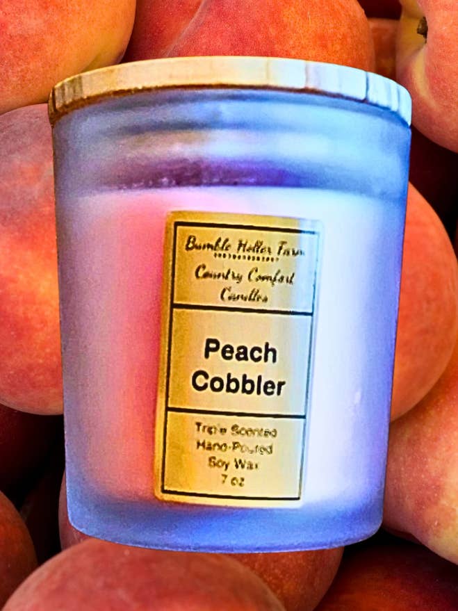 Crumble di Pesca - Candela di Soia Fatta a Mano | Cera Fusa Artigianale per la vendita all'ingrosso da parte di Bumble Holler Farm