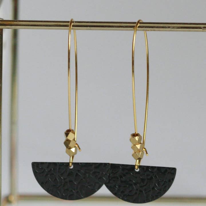 Brincos Lua em Latão Preto | Semi-Círculo por atacado de Kaiko Studio