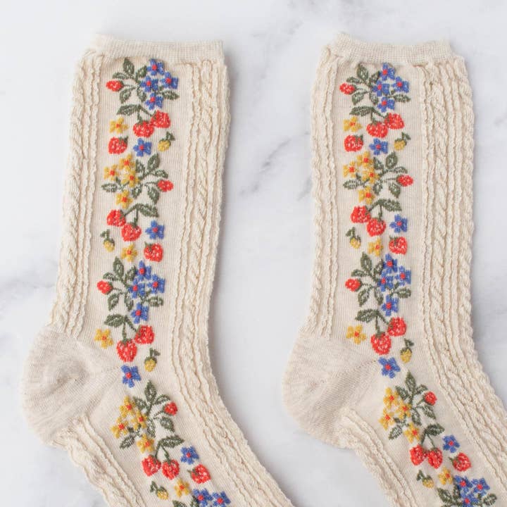 Tiepology - Wholesale Socks - Women's - Vintage Strawberry Socks