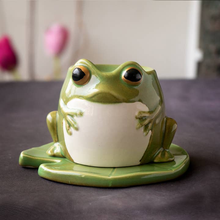 Frog on Lily Pad Metal Oil Burner for wholesale by Pacific Trading