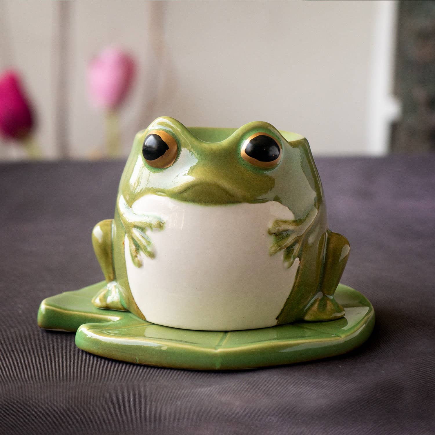 Pacific Trading - Wholesale Oil Warmer - Frog on Lily Pad Metal Oil Burner