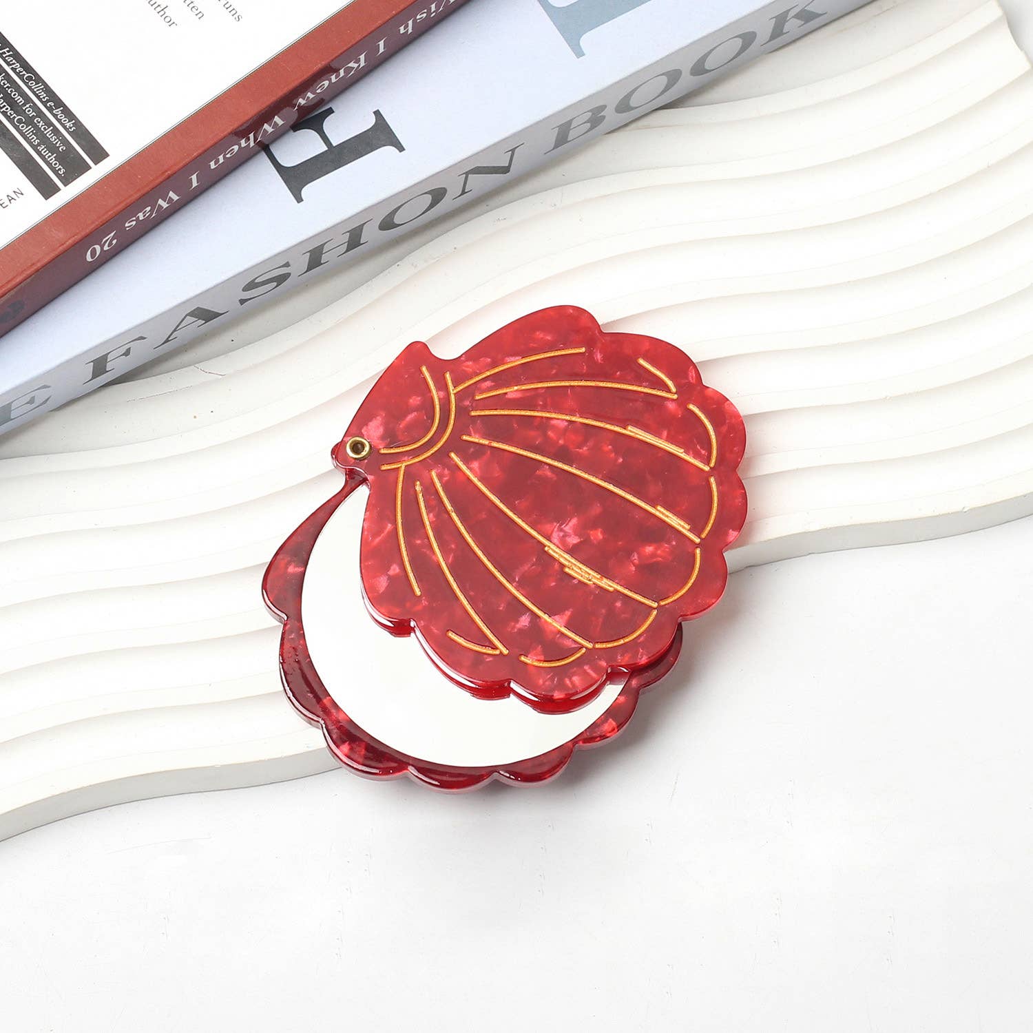 SoapElenGlen - Wholesale Compact Mirror - Chic Shell-Shaped Compact Mirrors for On-the-Go Touch-Ups3