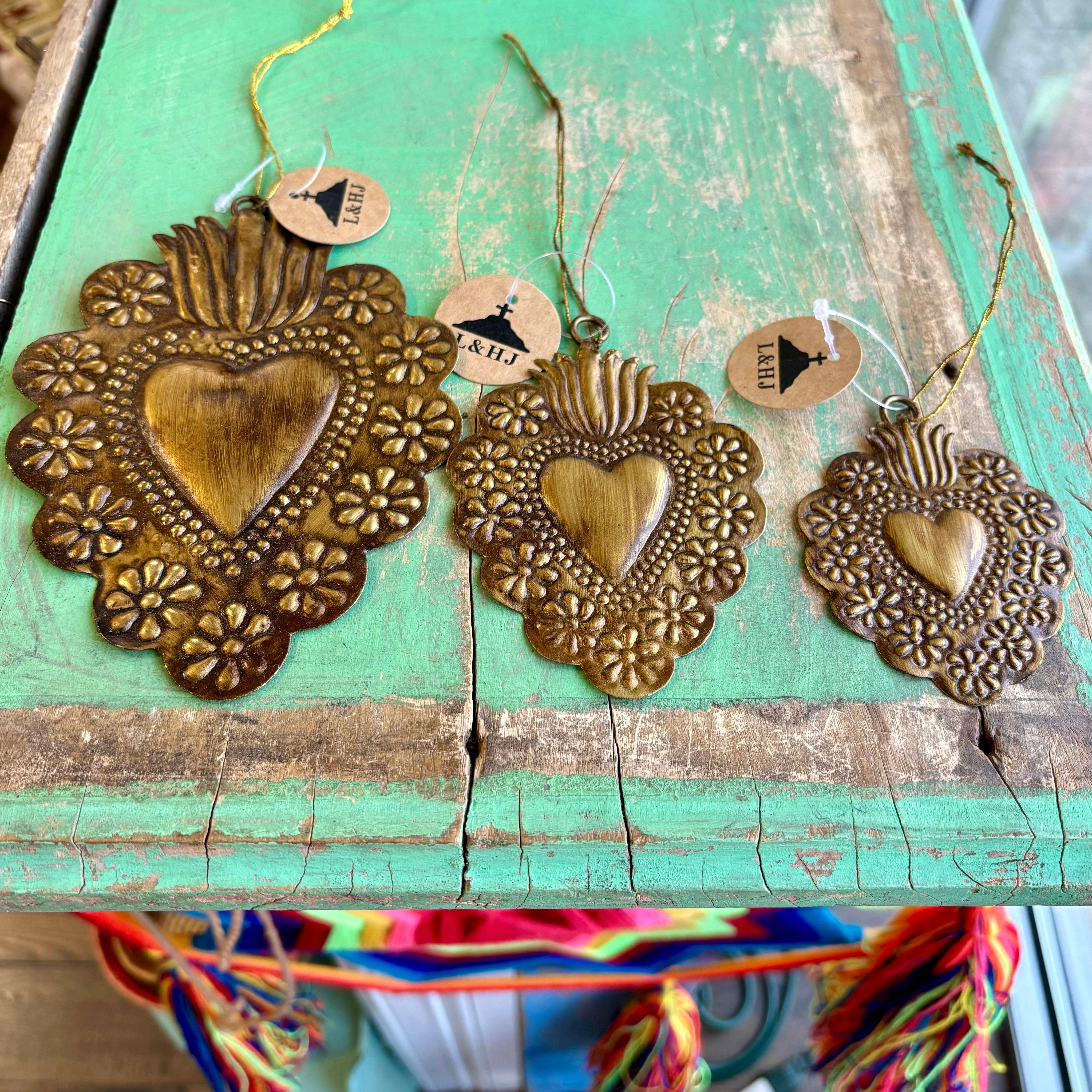 Love and Honor Jesus LLC - Wholesale Wall Accent - Floral Tin Sacred Hearts5