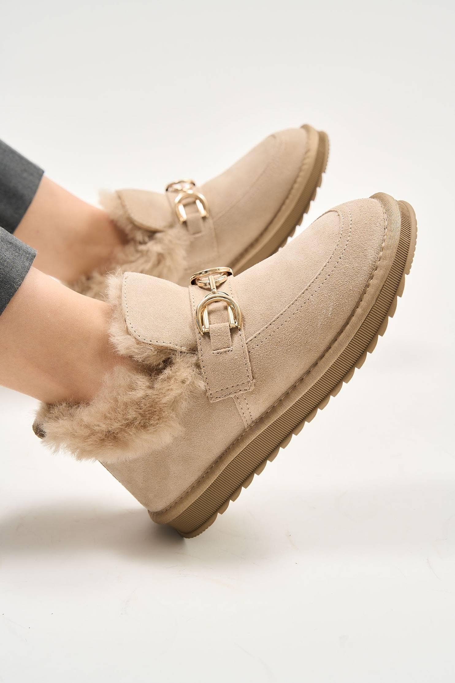 Puff Buckle Beige for wholesale on Faire4