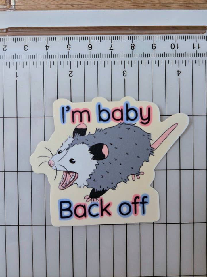 Im Baby Back Off Autocolante de Gambá por atacado de Peaceful Opossum Art