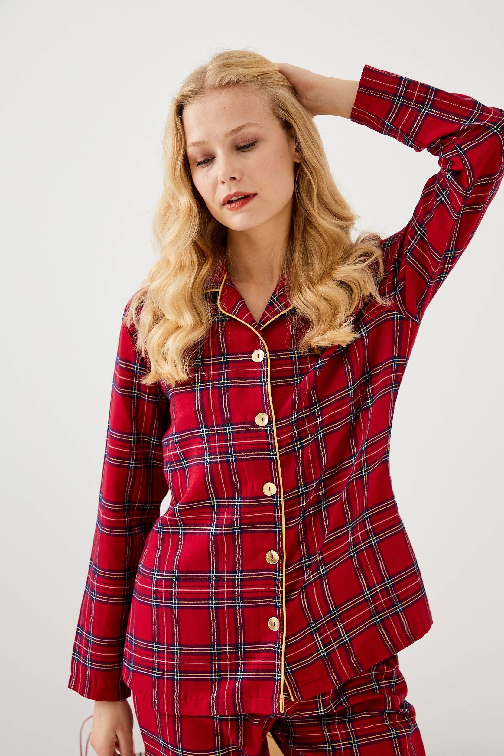 ENNA MODA – wholesale Sleepwear set – Women's – PLAID PATTERN CHRISTMAS DESIGN FRONT BUTTONED LONG PYJAMA SE7
