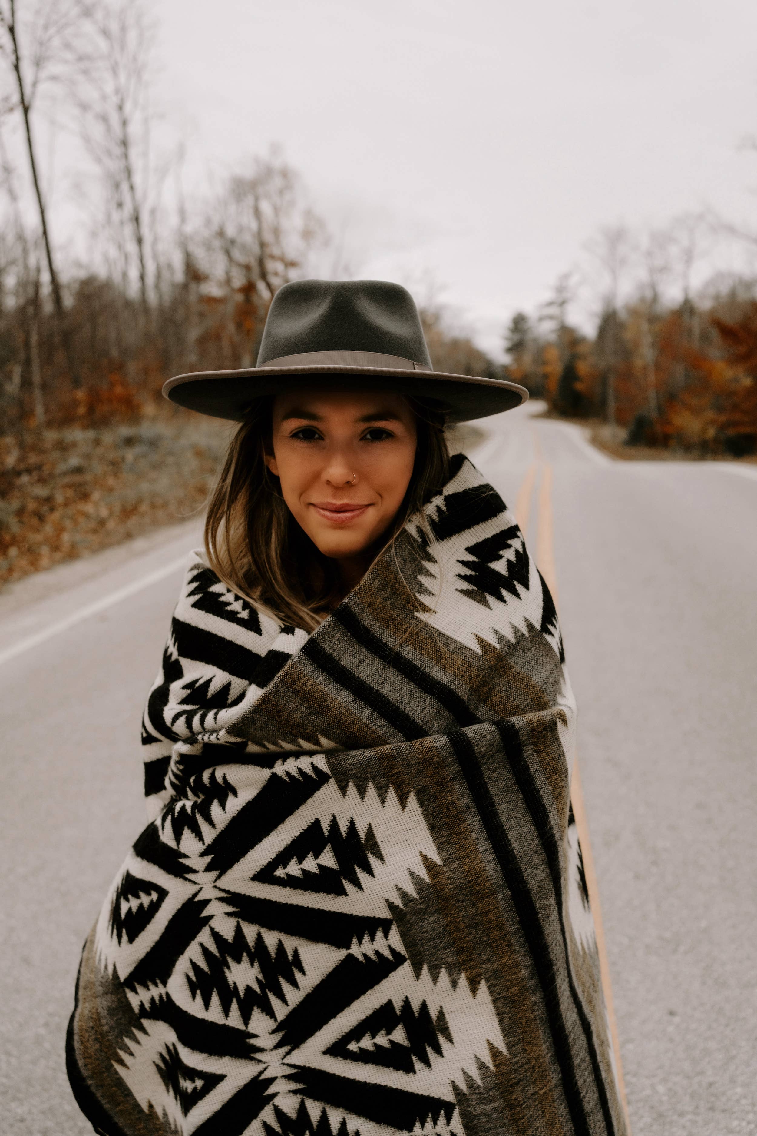 Beyond Borders Collective | Artisan-Made Blankets & Throws - Wholesale Throw Blanket - Quichua Blanket - Onyx Black1