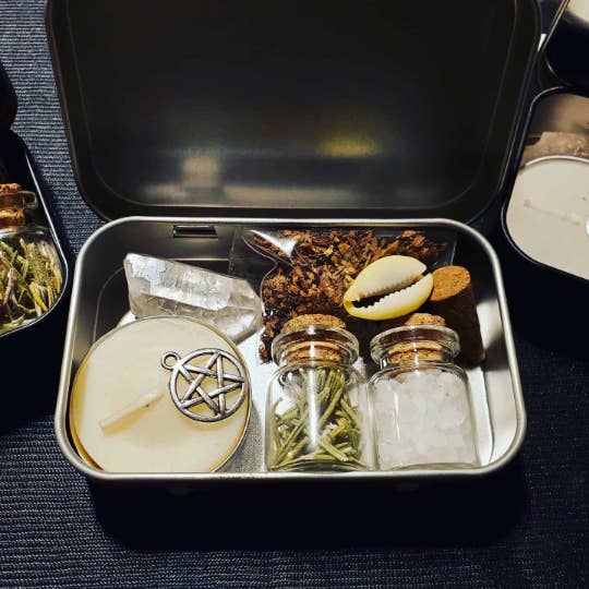 Spellerific - For All Your Witchy Needs! - Wholesale Meditation Supplies - TRAVEL ALTAR in hinged metal tin / Spell Kits / Manifest