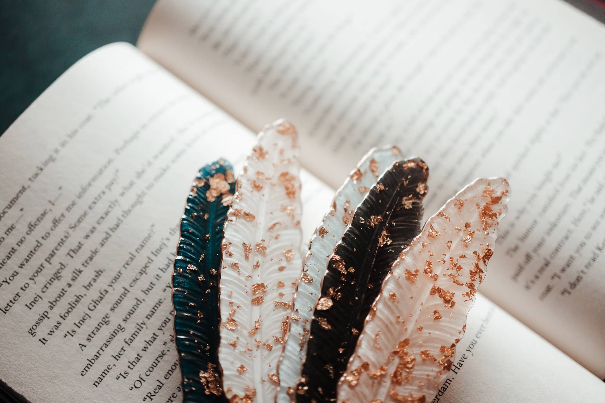 Dège Creative - Vente Marque-page - Marque-page plume en résine3