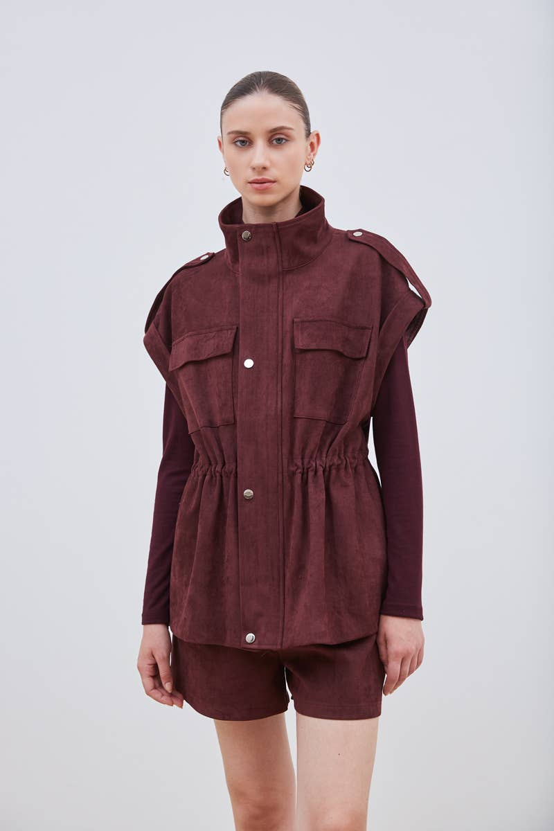 ELLI WHITE – wholesale Väst - Dam – Ärmlös safariväst i mockaimitation0