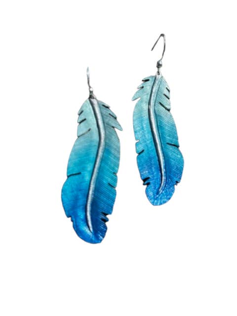 Federohrringe aus Leder — handgeschnitzt und handbemalt für den Großhandel von AnH Silvertip Designs