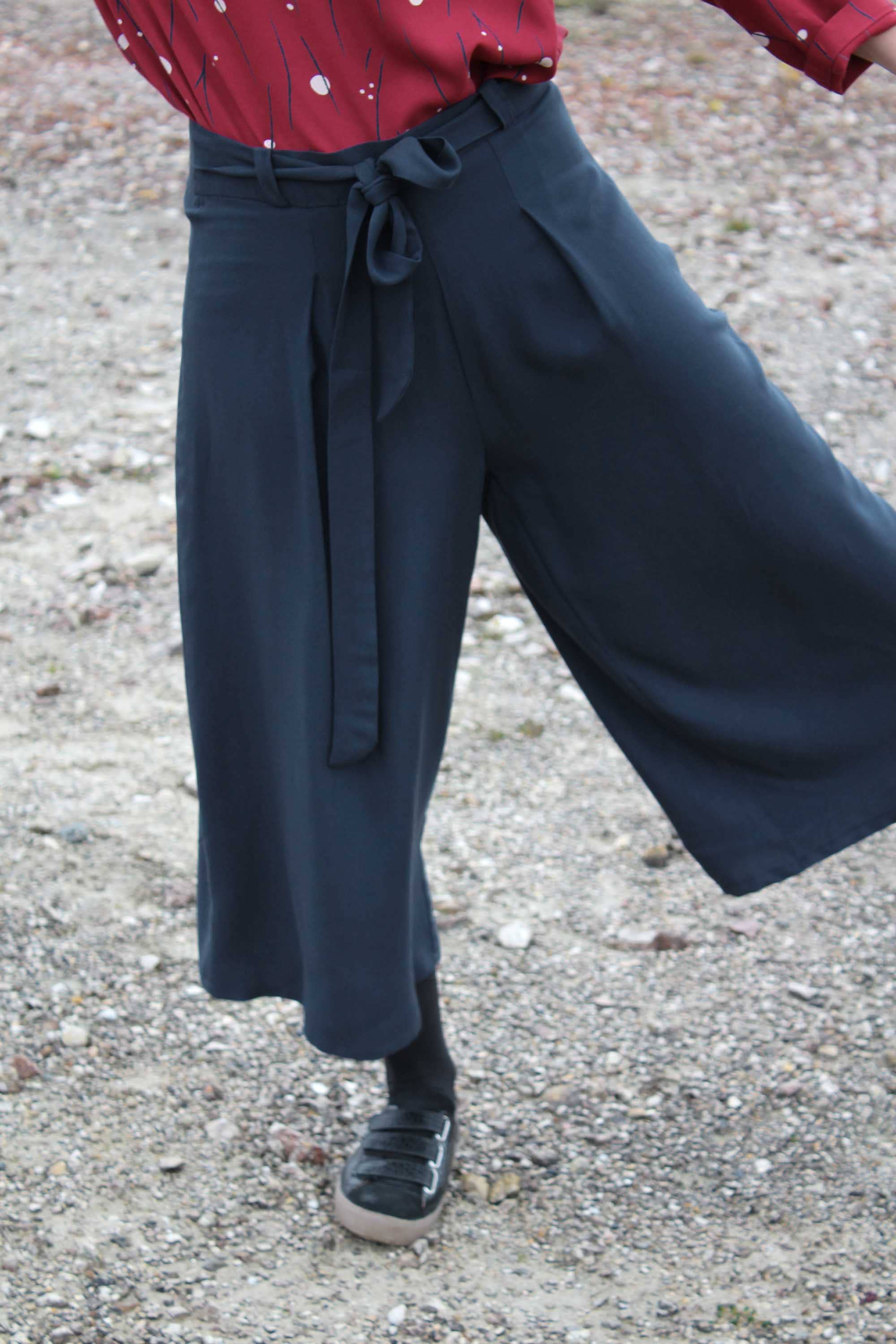 Eglantine et Zoé – Großhandel Stoff – Viscose-Crêpe-Stoff in Ink-Farbe11