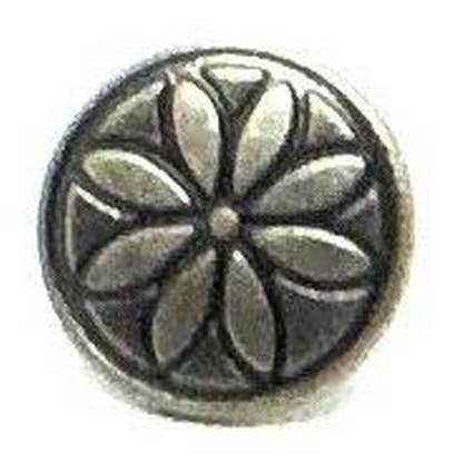 Daisy Brads (12/pkg) für den Großhandel von Emerald Creek Craft Supplies