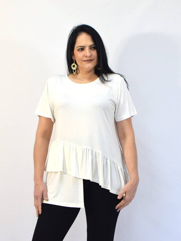 Tunica asimmetrica Plus Size ULANI, da L a 6XL, 13 colori estivi per la vendita all'ingrosso da parte di Torster & Ribeiro, Lda - CurvyShion