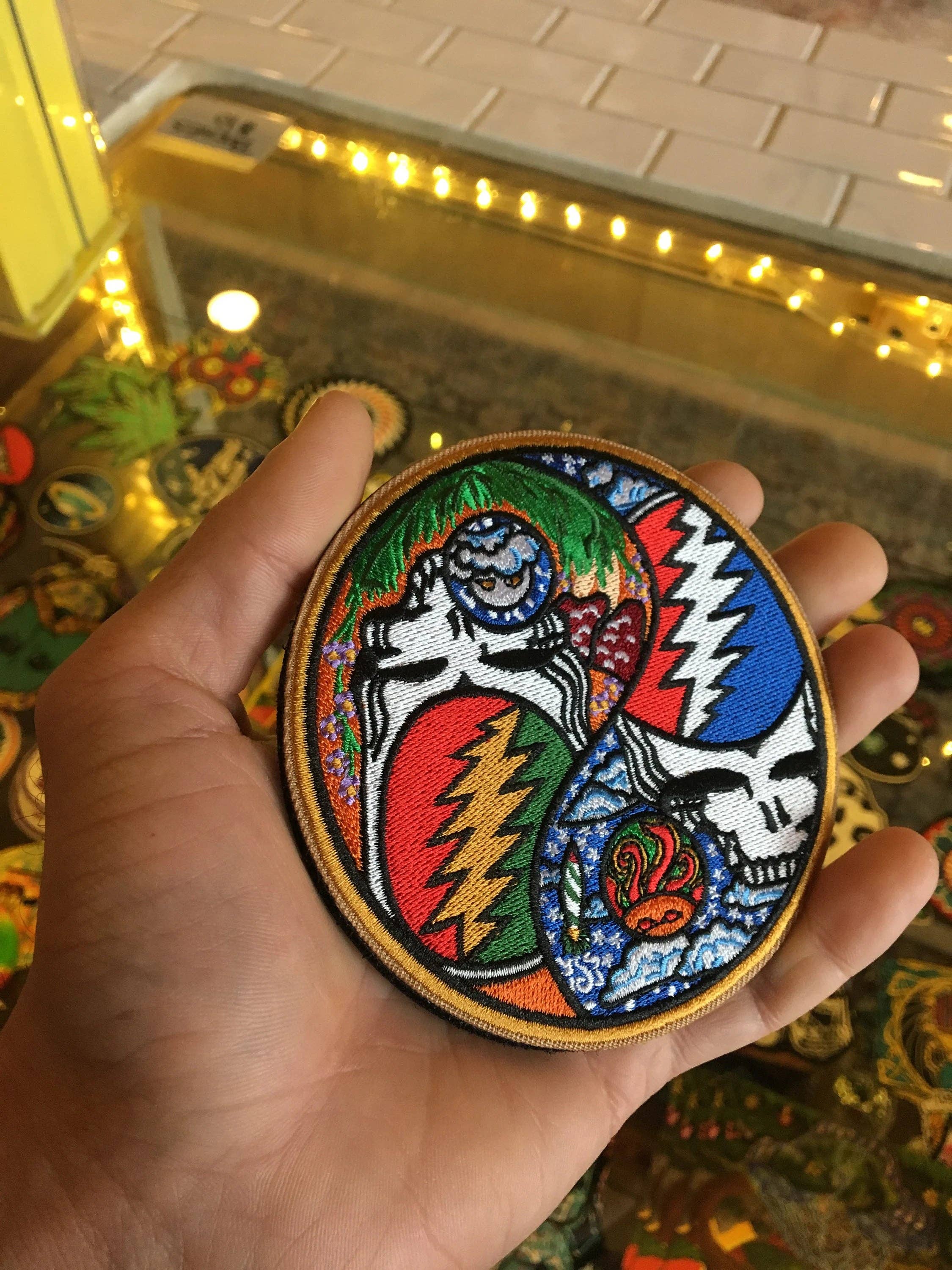 Enlighten - Vente Écusson - Patch thermocollant Yin Yang Nuit et Jour – Accessoire essentiel pour festival avec design significatif1