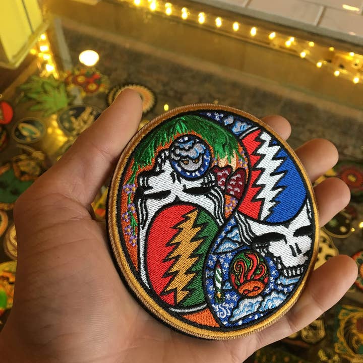 Enlighten - Vente Écusson - Patch thermocollant Yin Yang Nuit et Jour – Accessoire essentiel pour festival avec design significatif1