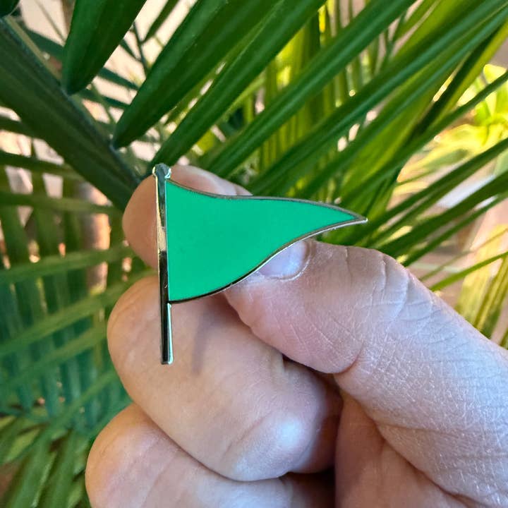 Hype Pins - Wholesale Lapel Pin/Button - Green Flag Emoji Hard Enamel Pin