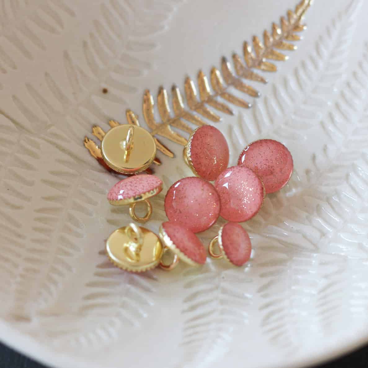 Lise Tailor - Vendita all'ingrosso Bottone a pressione/da cucire - Bottoni a forma di stivaletto con paillettes dorate3