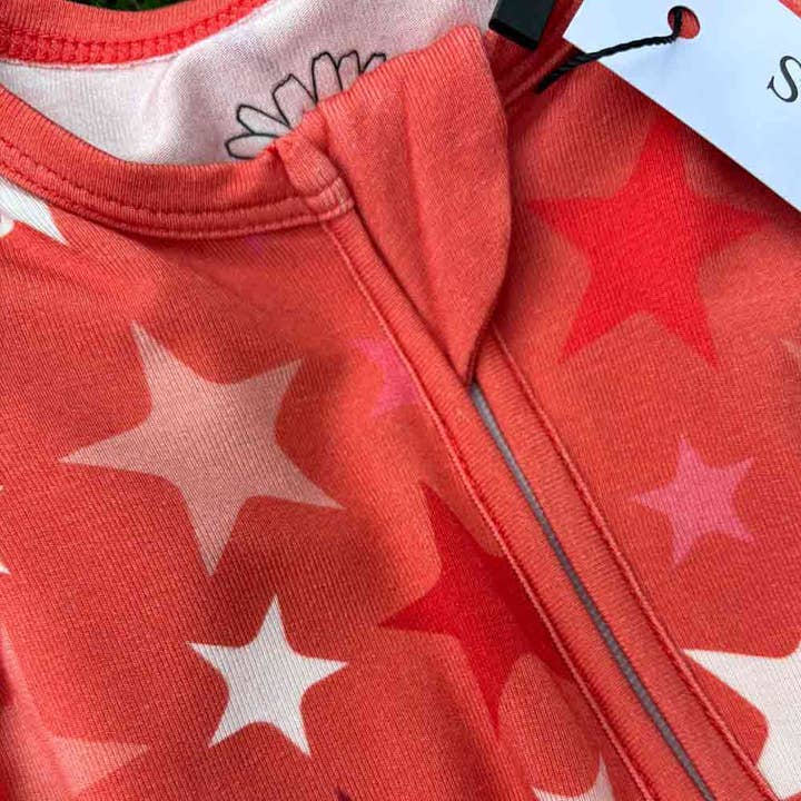 Ensemble doux en bambou à imprimé étoile rose pour la vente par Sweet Daisy Baby Clothing