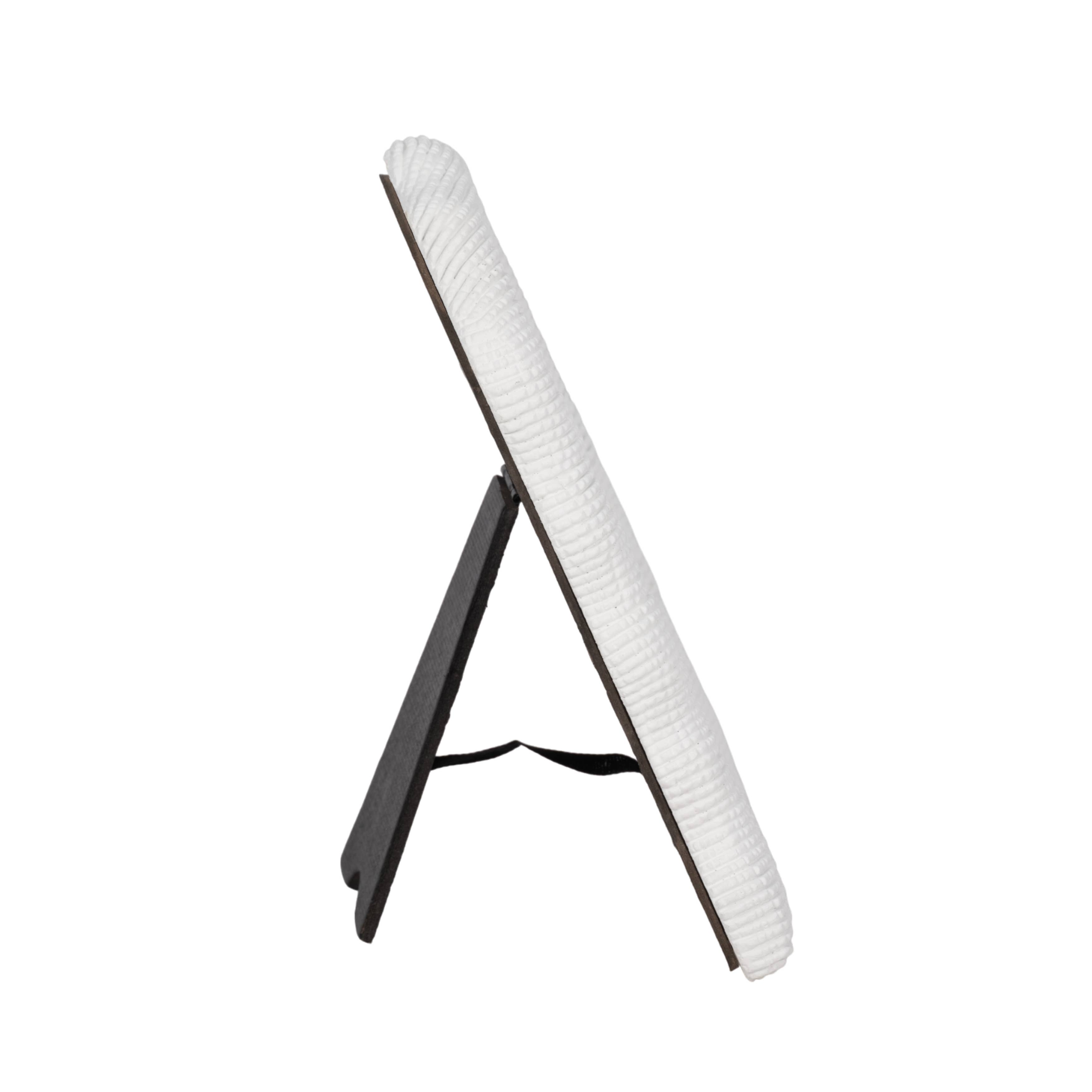 White Photo Frame - Resin with Decorative Wavy Arch for wholesale on Faire30