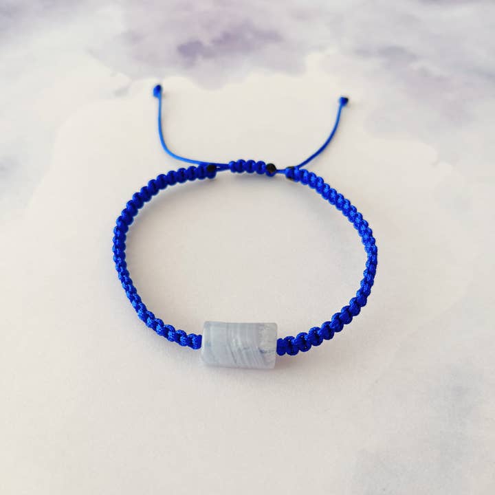 Pulsera de macramé de ágata púrpura hecha a mano for wholesale by Kolorya