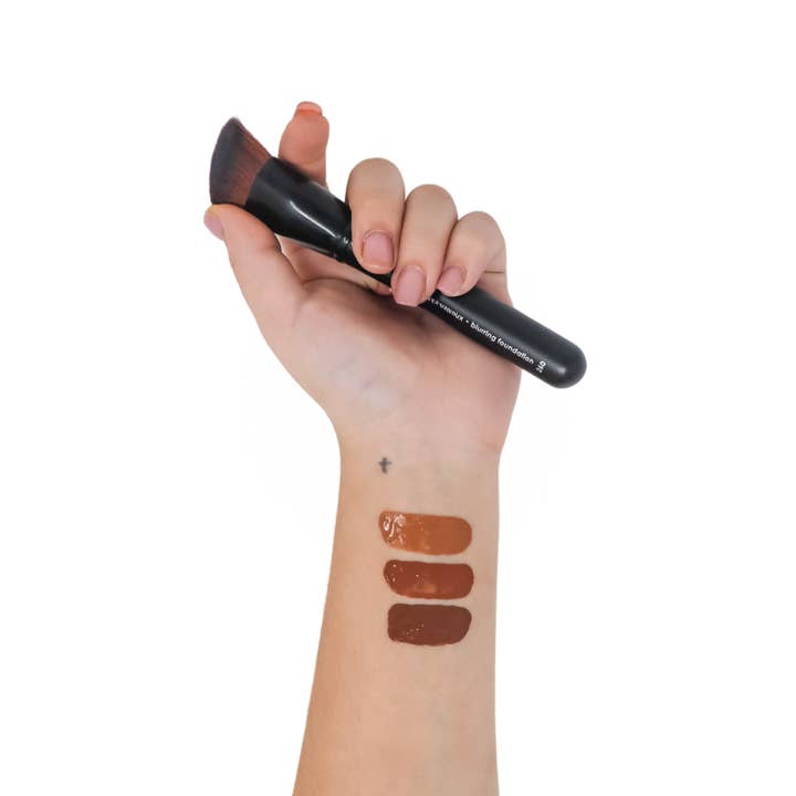 Taylor Made Organics - Vente Fonds de teint - Fond de Teint Minéral Liquide Bio – Léger, Beauté Propre19