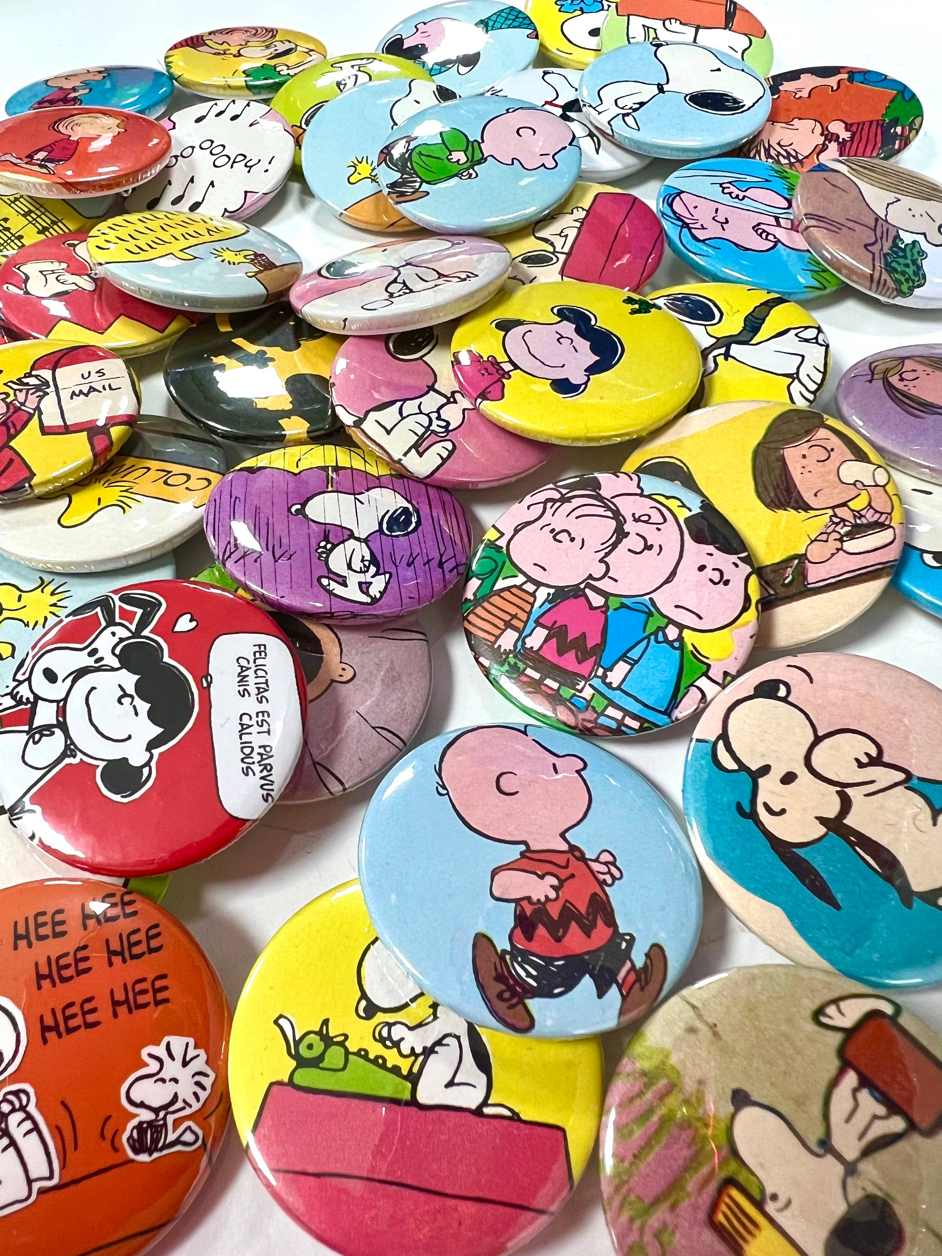 Bite Your Granny - Venta al por mayor Botón/prendedor - Surtido de 25 chapas recicladas de cacahuetes/Snoopy (paquete de 25)4