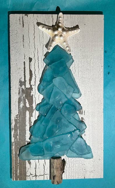 A SEAGLASS CREATION/SALTY SIGNS DESIGNS - Wholesale Artificial Christmas Tree - Shabby Plank Seaglass Christmas Tree - 14 in3