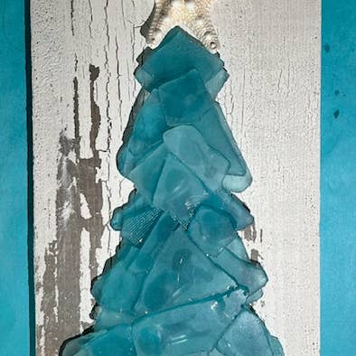 A SEAGLASS CREATION/SALTY SIGNS DESIGNS - Wholesale Artificial Christmas Tree - Shabby Plank Seaglass Christmas Tree - 14 in3