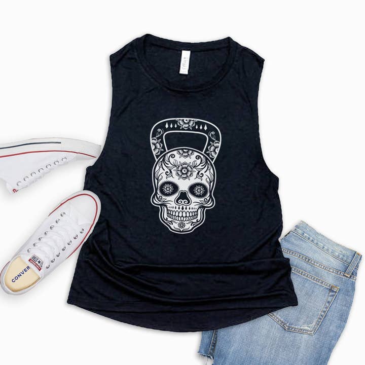 Canotta da allenamento Sugar Skull Kettlebell da donna per la vendita all'ingrosso da parte di Stiles Tee Co.