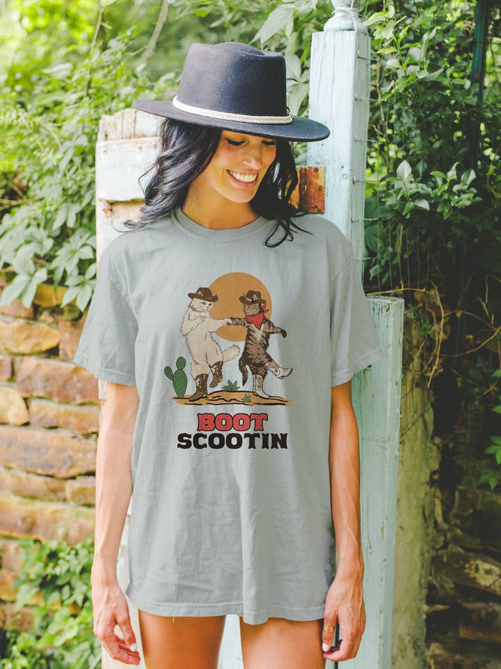 Cluster Funk Studio - Wholesale T-Shirt (Graphic) - Unisex - Boot Scootin Kitties Unisex Shirt4