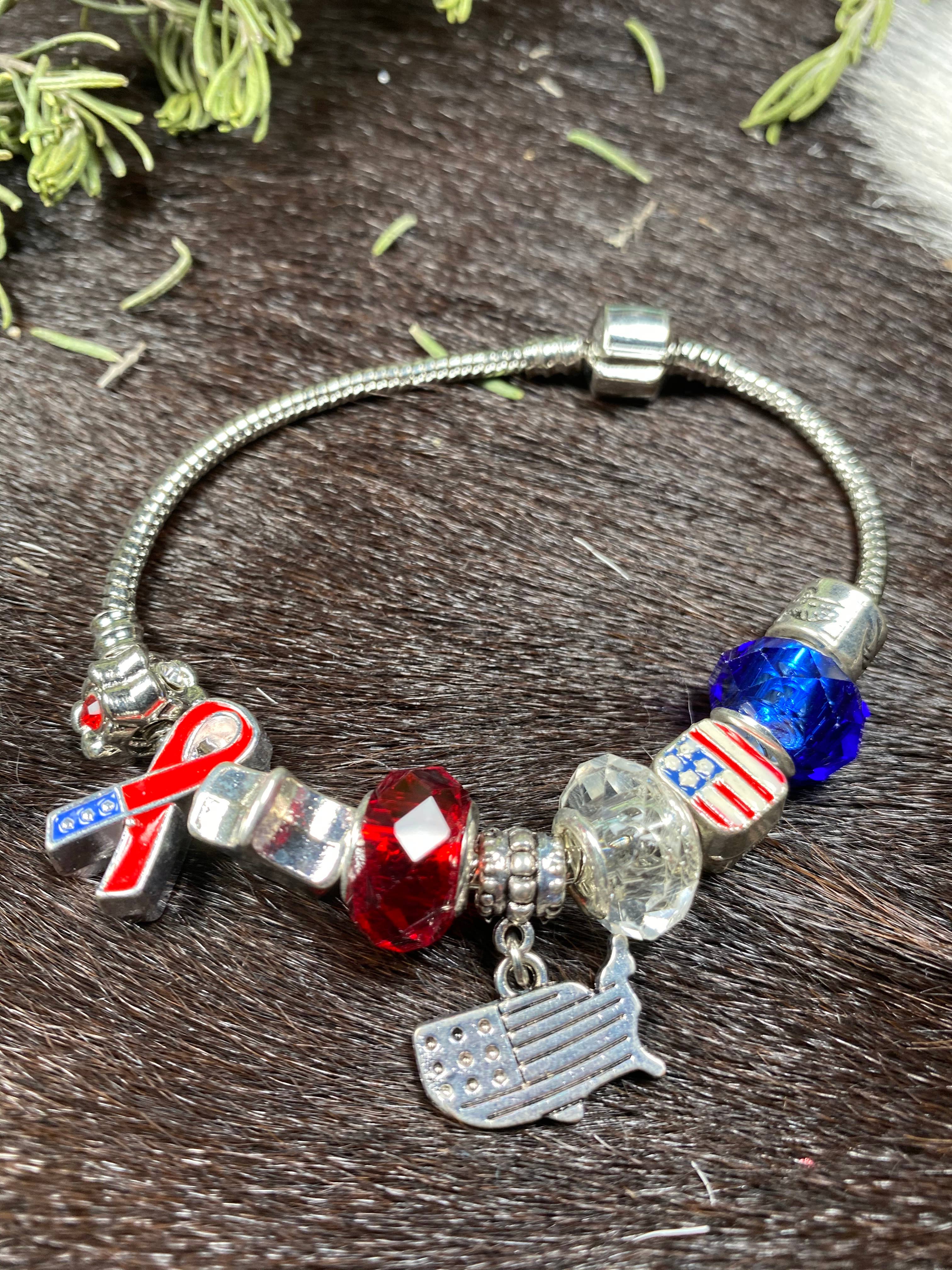 Fiona Accessories – wholesale Charm/dangle bracelet – 4th of July Bracelet American European Bead Bracelet6