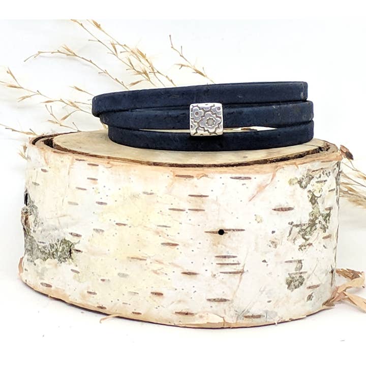 Flower Tile - Bracelet en liège à triple enroulement pour la vente par Elisabetta Studio