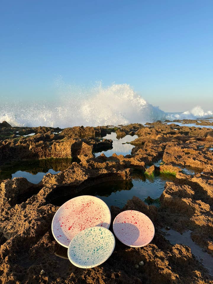 Small plate with green spots (Ø18cm) for wholesale by Marobali