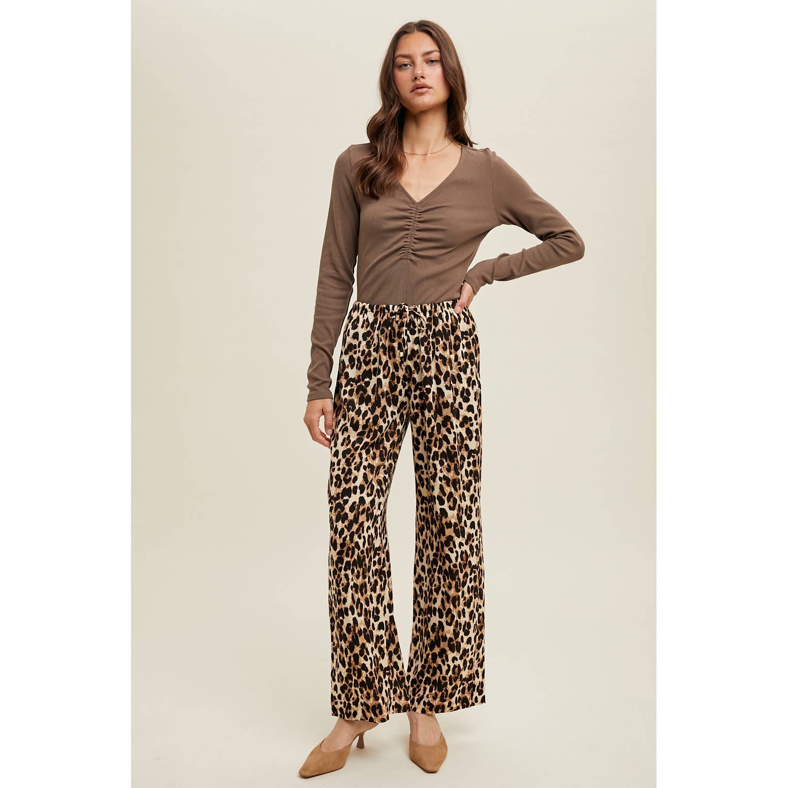 MOKKA RIPPSTRICKOBERTEIL MIT RÜSCHEN AUF DER VORDERSEITE/WL24-9302 für den Großhandel auf Faire1