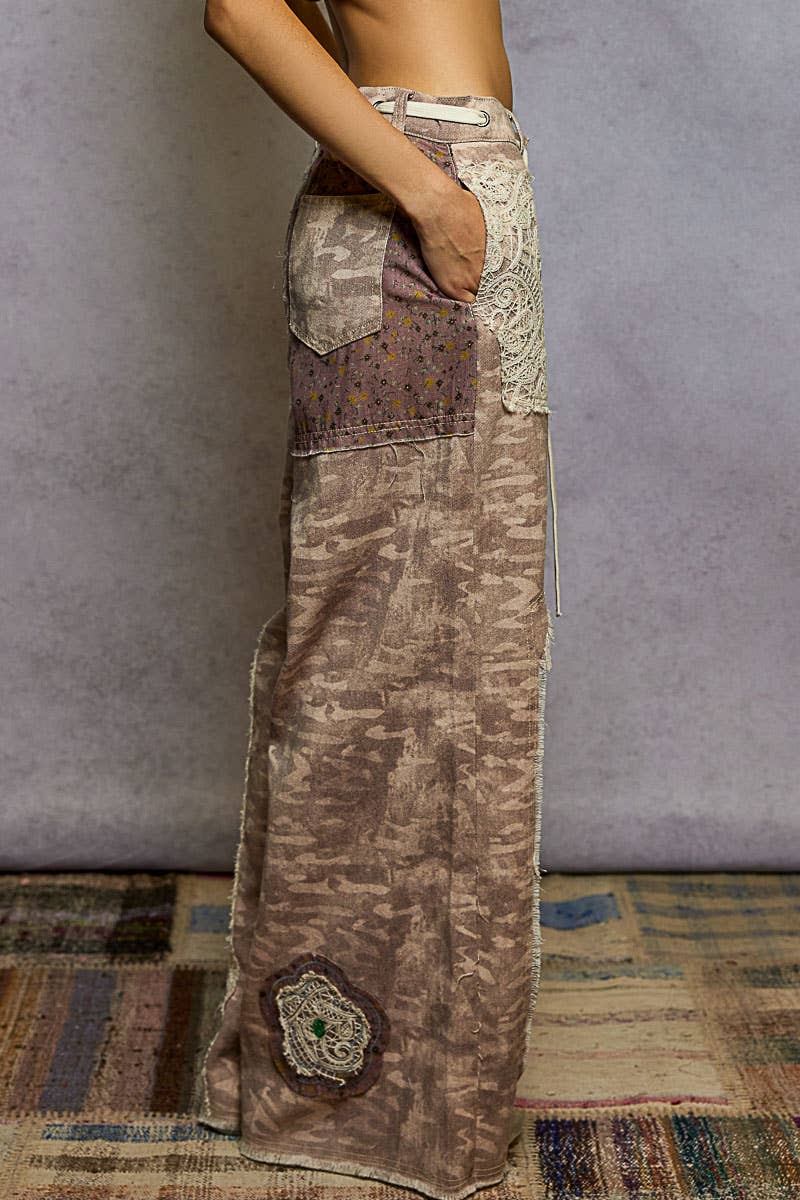 Pol Clothing - Vente Jean – femme - Pantalon en denim à cordon de serrage avec empiècement floral1