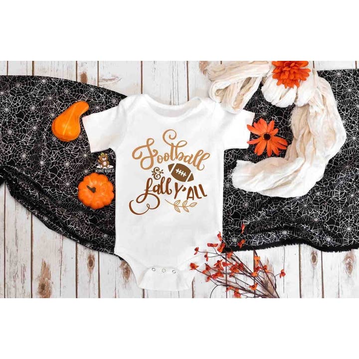 Voetbal en herfst Ya'll Baby Onesie voor wholesale door Minnie Made It