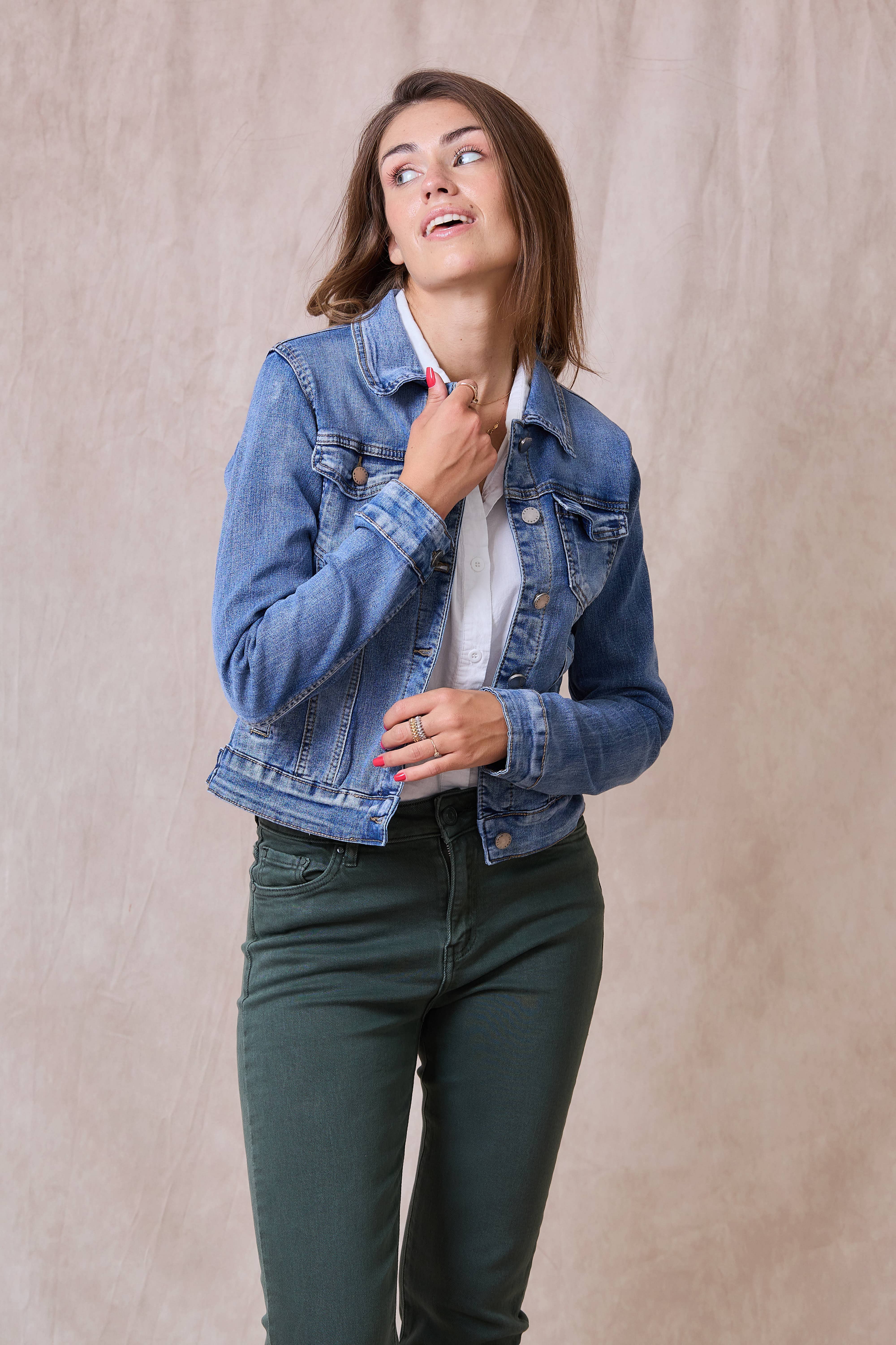 Slim jeans jacket (washed out) - ANA & LUCY for wholesale on Faire1