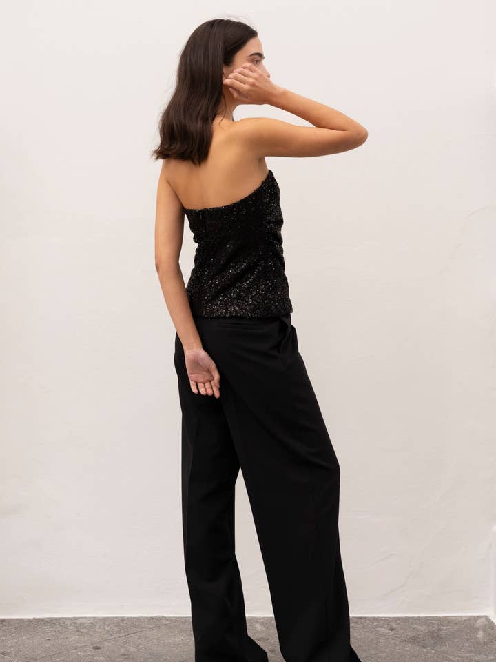 Black BANDEAU TOP for wholesale on Faire1