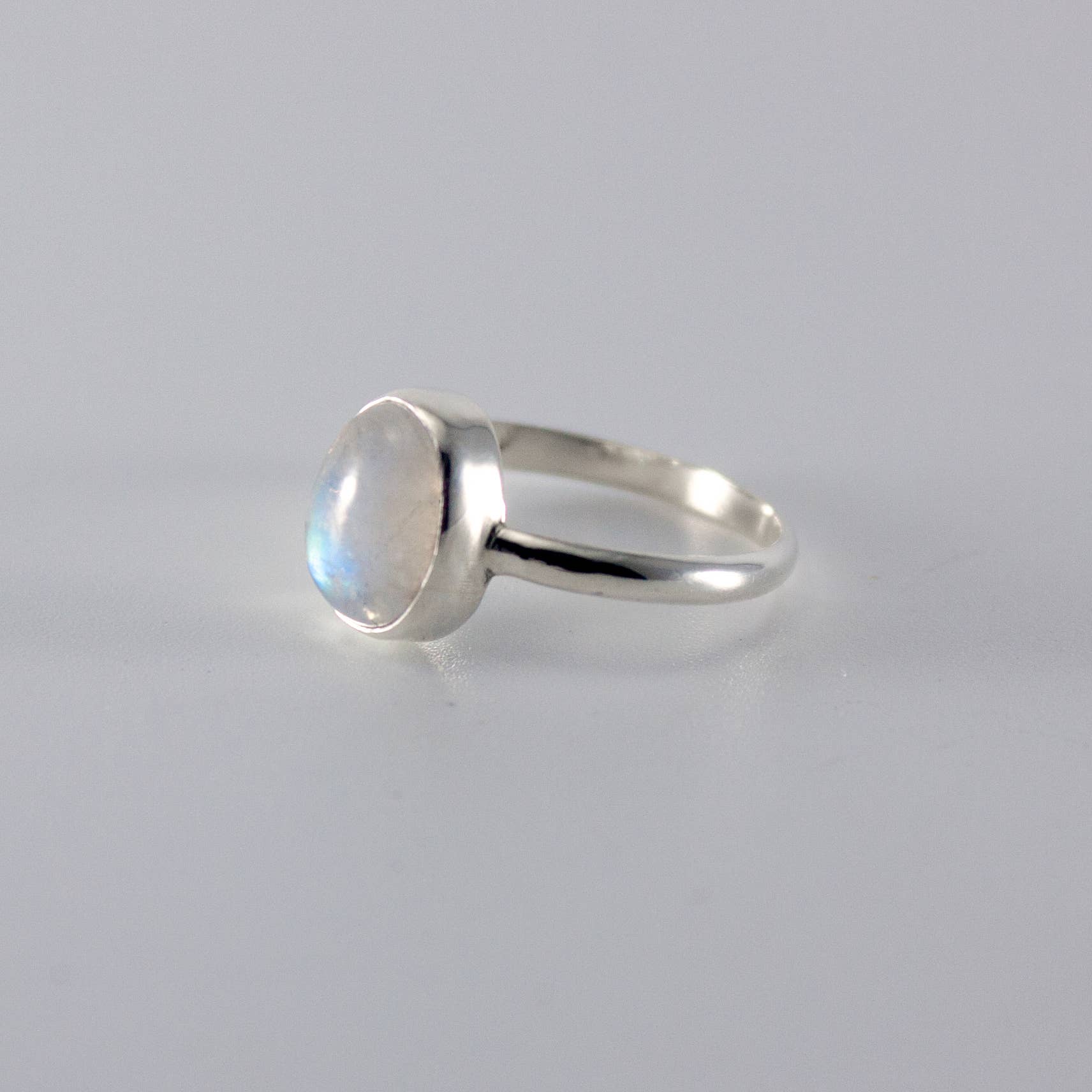 Bentley & Lo - Wholesale Single Stone/Solitaire Ring - Rainbow Moonstone Open Bezel Sterling Silver Ring4