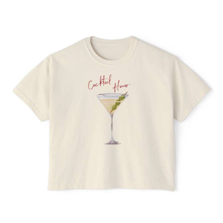 COCKTAIL HOUR MARTINI - Damers Boxy Tee för wholesale av Rebecca Illustrated