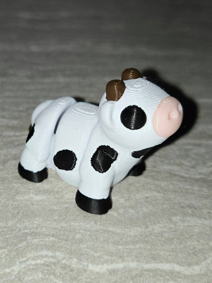 Mucca stampata in 3D con macchie | Statuetta articolata | Flexi Animal per la vendita all'ingrosso da parte di Cosmic 3D Creations