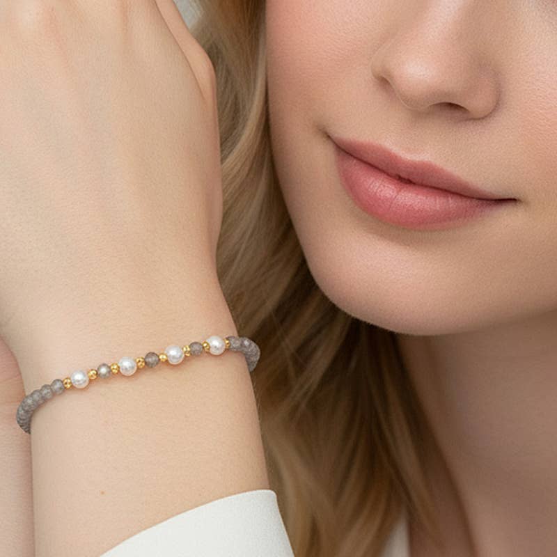 Artisans de Madagascar - Wholesale Beaded Bracelet - Gray Labradorite Bracelets Faceted Beads between 3 & 4 mm0