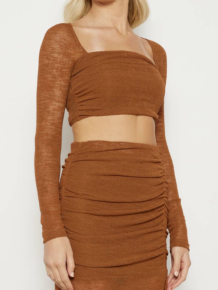 Set elasticizzato testurizzato con top e gonna midi con dettagli increspati per la vendita all'ingrosso da parte di Style State Wholesale