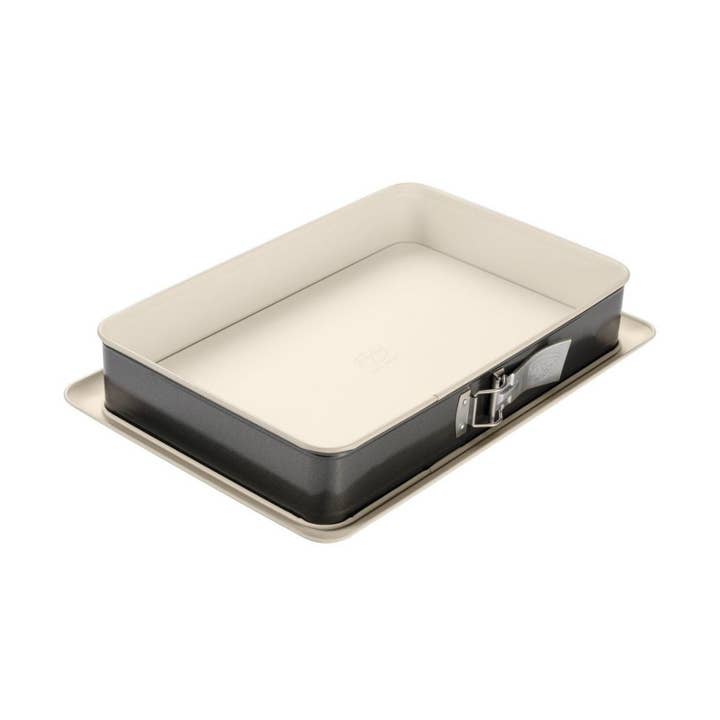 Dr Oetker Backt-Tr 38 x 25 cm rectangular springform pan for wholesale by Dr. Oetker